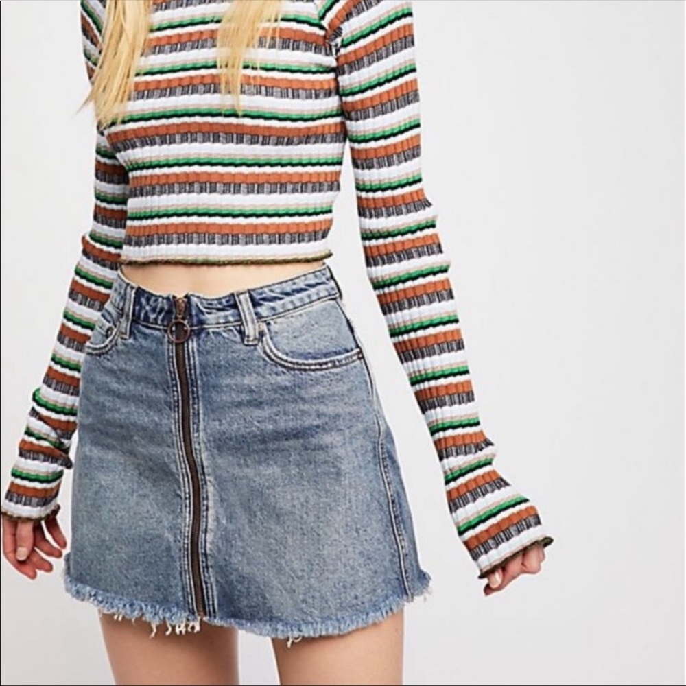 Free People Zip It Up Frayed Hem Mini Denim Skirt Indigo Blue Women's Size 27